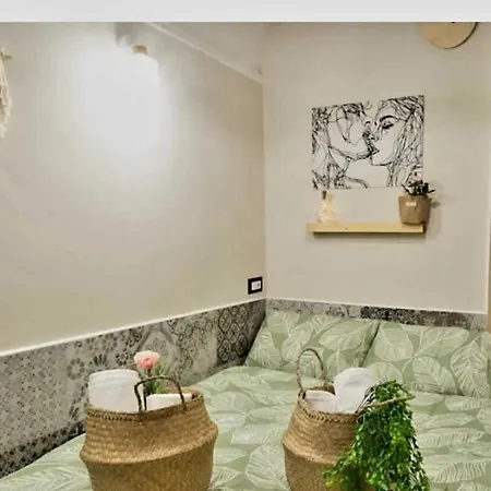 Casina Via Foria * Naples