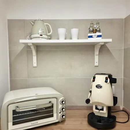 Casa vacanze Casa Comoda E In Quartiere Storico Di Napoli