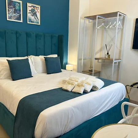 Aparthotel Palazzorefici Naples