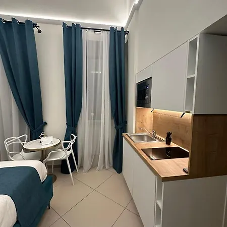 Aparthotel Palazzorefici Naples