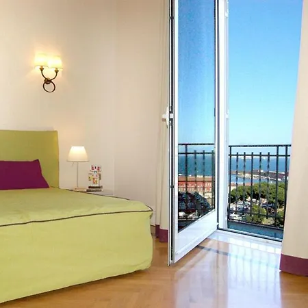 Aparthotel Gli Angioini Srl