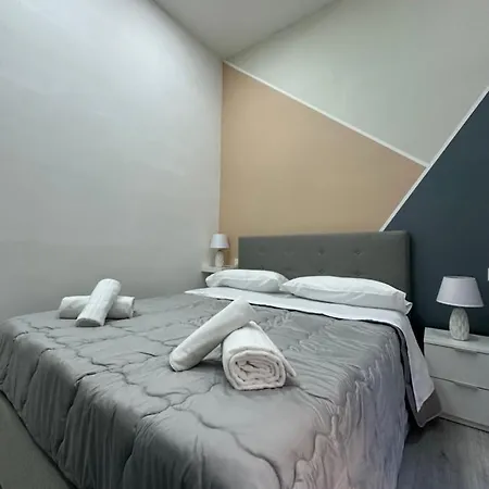 Garibaldi Guest house *