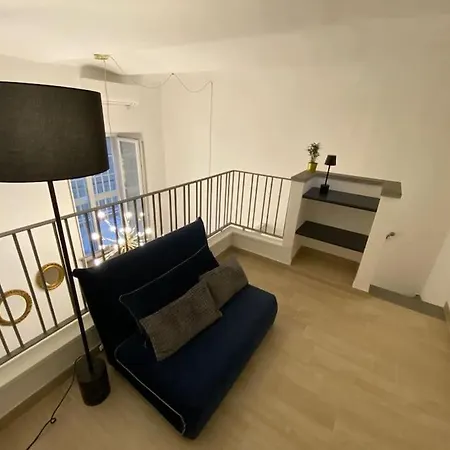 Daymoon House Vanvitelli, Apartment *