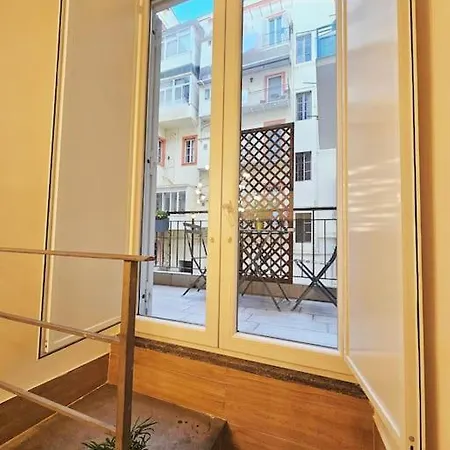 Apartment Daymoon House Vanvitelli, Naples