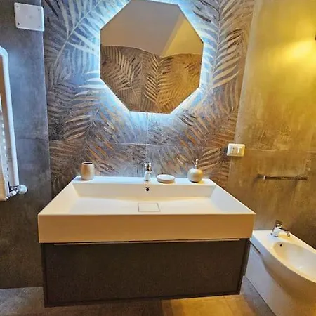 Daymoon House Vanvitelli, * Naples