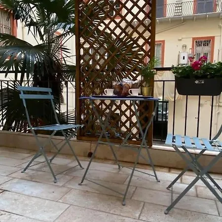Apartment Daymoon House Vanvitelli, *