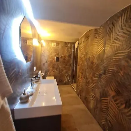 Daymoon House Vanvitelli, *