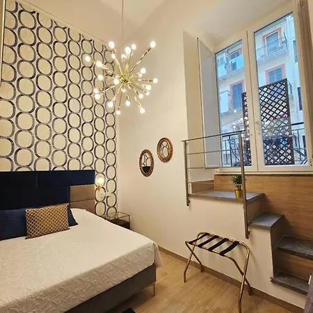 Daymoon House Vanvitelli, * Naples