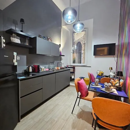 Daymoon House Vanvitelli, * Naples