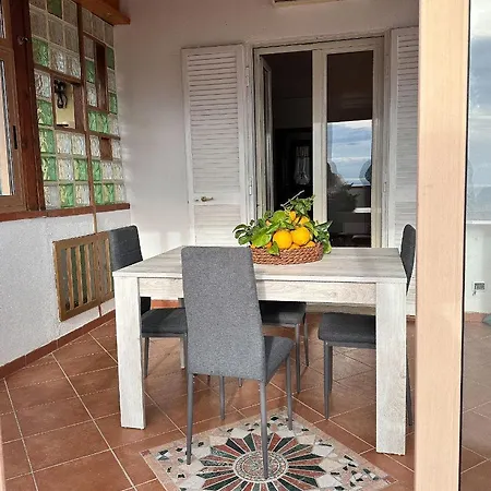 Garden House * Naples