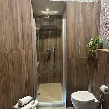 Casa de hóspedes Leone D'autore - Chiaia 3*