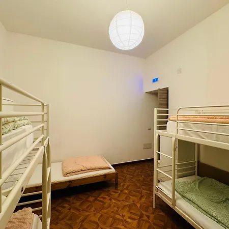 Mancini Hostel *