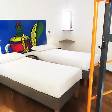 Tric Trac Auberge de jeunesse *