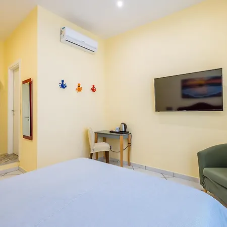 לינה וארוחת בוקר La Casa Di Bruno נאפולי