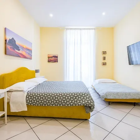 La Casa Di Bruno 3* נאפולי
