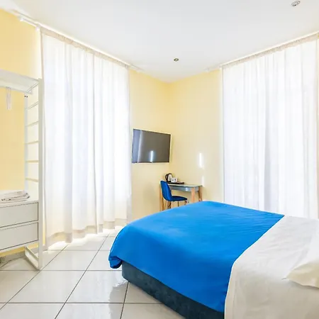 לינה וארוחת בוקר La Casa Di Bruno נאפולי