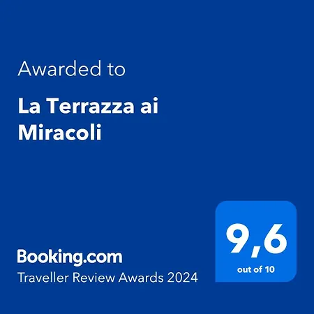 לינה וארוחת בוקר La Terrazza Ai Miracoli נאפולי