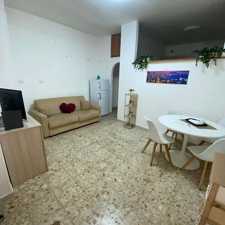 Bella 17 Naples