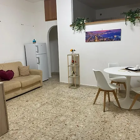 Bella 17 * Naples