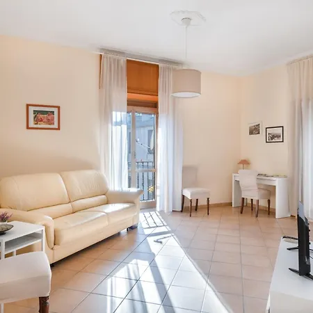 Apartment Stazione Centrale A 160m - Mediterranea Naples