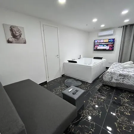 Valentino Luxury Apartment *