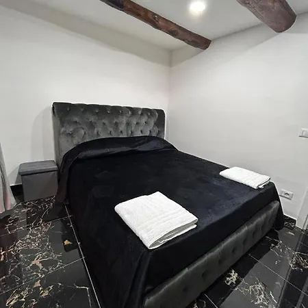 Valentino Luxury Apartment Naples