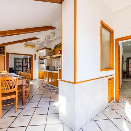 Apartment Casa Raffaela With Terrace By Wonderful Italy Naples