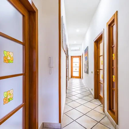 Apartment Casa Raffaela With Terrace By Wonderful Italy Naples