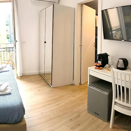 Agora Naples