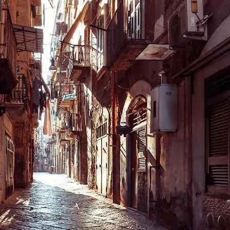 Samantha House * Naples