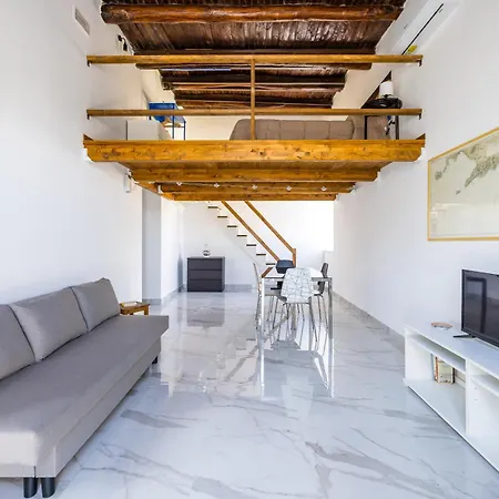 Carrozzieri Nest At Historical Center Apartment