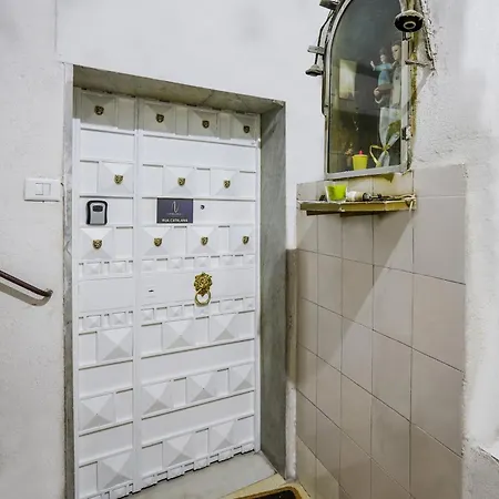 Apartment Napolidays Rua Catalana Naples