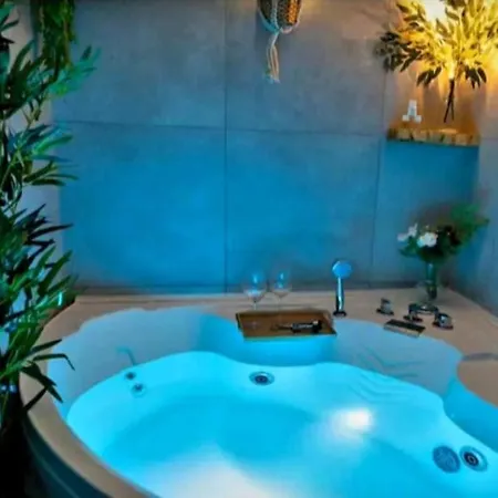 Casina Via Foria * Naples
