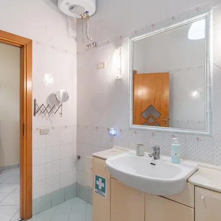 Stazione Centrale A 160m - Mediterranea Apartment Naples