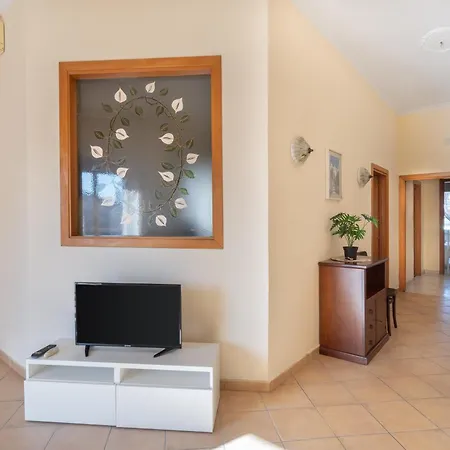 Stazione Centrale A 160m - Mediterranea Apartment Naples