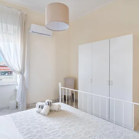 Apartment Stazione Centrale A 160m - Mediterranea Naples