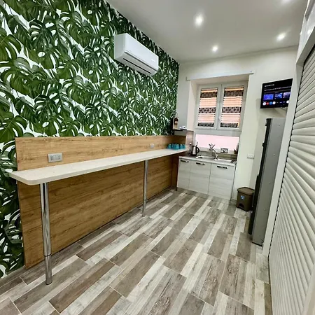 Punto House Ferrovia Guest house Naples