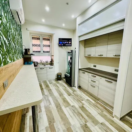 Punto House Ferrovia Guest house Naples