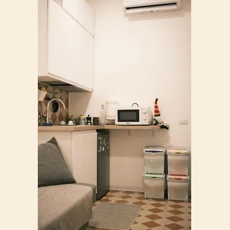 Apartment Nespolino, Piccola Casetta In Centro Storico Al Piano Terra Con Piccolo Spazio Esterno Privato
