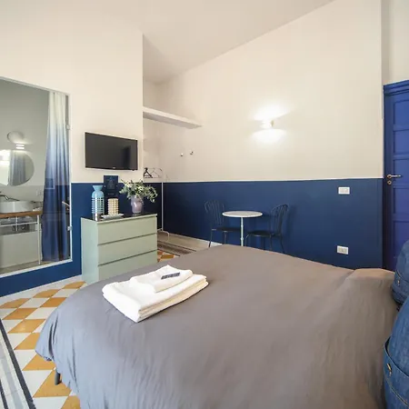 Salotto Borbonico Bed & Breakfast 2*