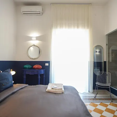 Bed & Breakfast Salotto Borbonico 2*