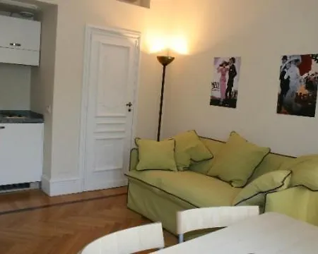 Gli Angioini Srl Aparthotel *