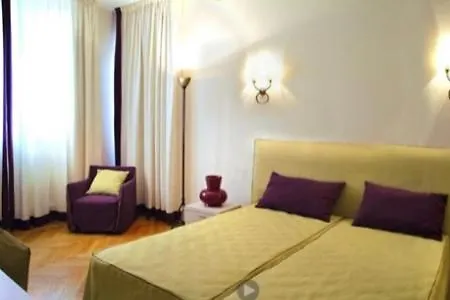 Gli Angioini Srl *
