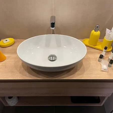 Nabi Riviera Naples