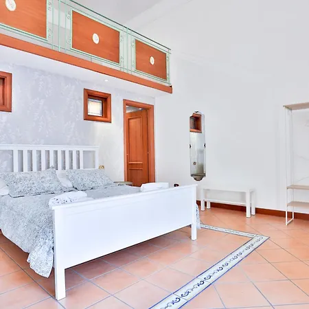 Chiaia Sea View Gem Apartment Naples