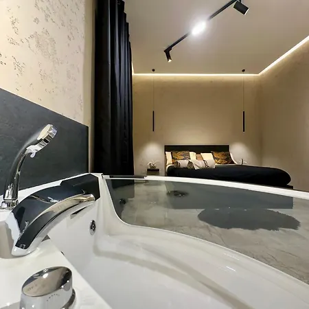 Apartment Falco Boutique With Jacuzzi Naples