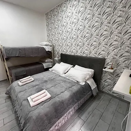 Apartment Verace - Centro Storico Spaccanapoli Naples