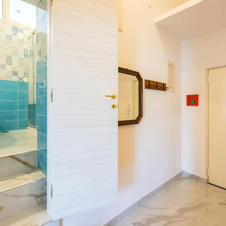 Carrozzieri Nest At Historical Center Apartment *