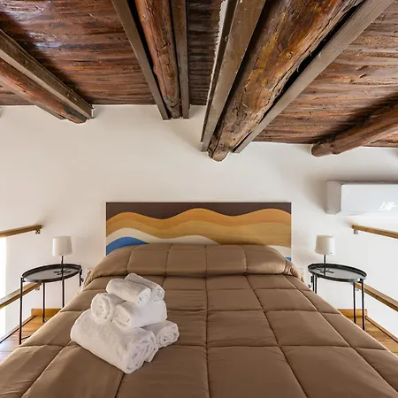 Carrozzieri Nest At Historical Center * Nápoles