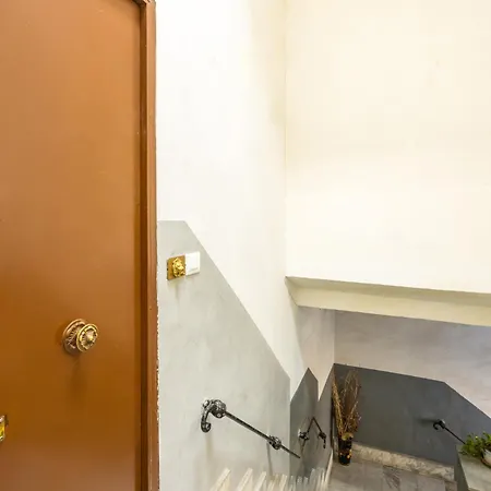 Carrozzieri Nest At Historical Center Apartment *